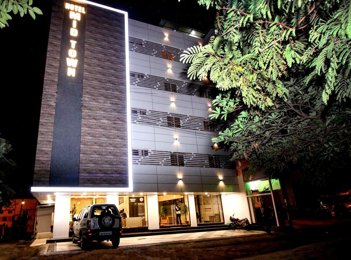 Hotel Midtown Vadodara Exterior photo